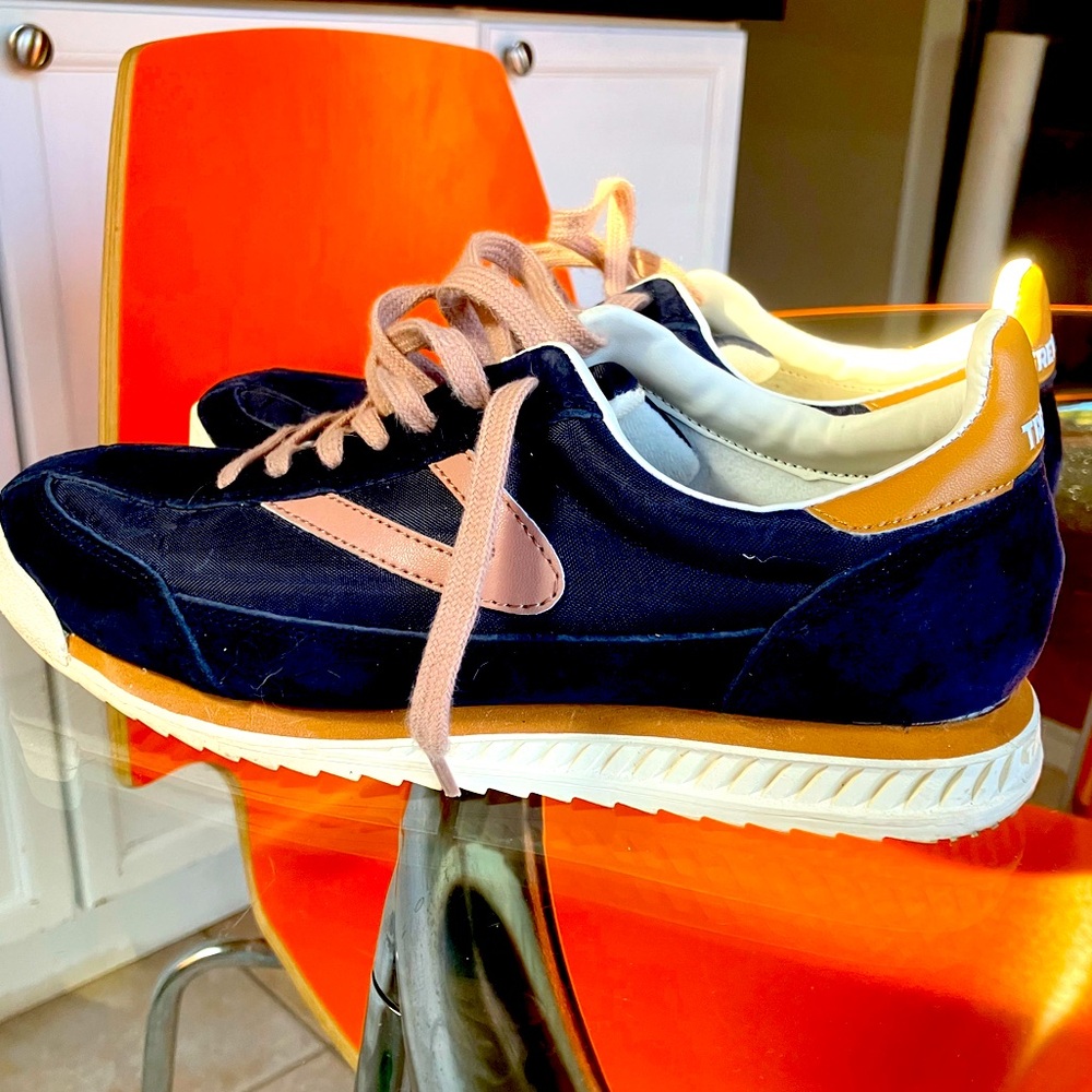 Tretorn Sneakers size 6.5.